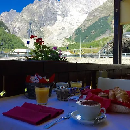 Отель Shatush 3*