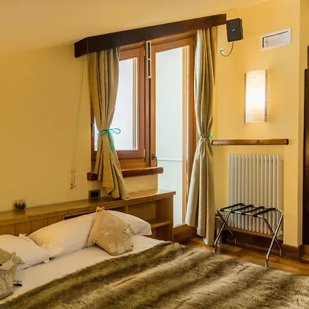 Shatush Hotel