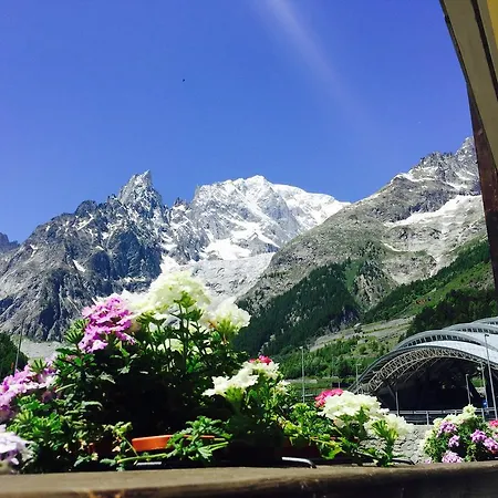 酒店 Shatush 库马约尔